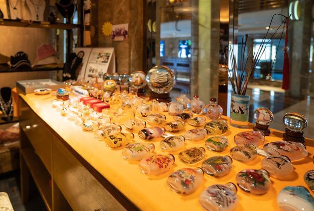 Yangtze Gold 2 Cruise-Souvenir shop