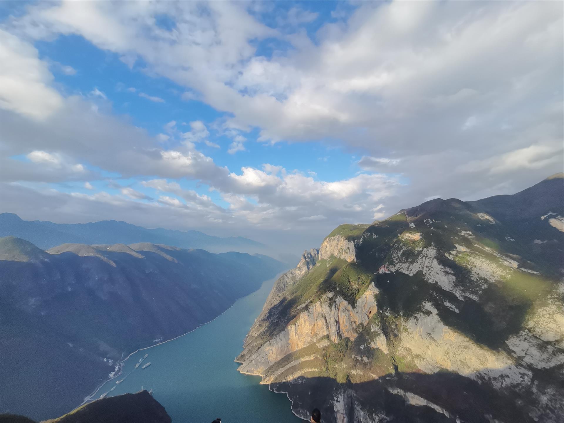 Three Gorges Scenic Spot Along the Yangtze River